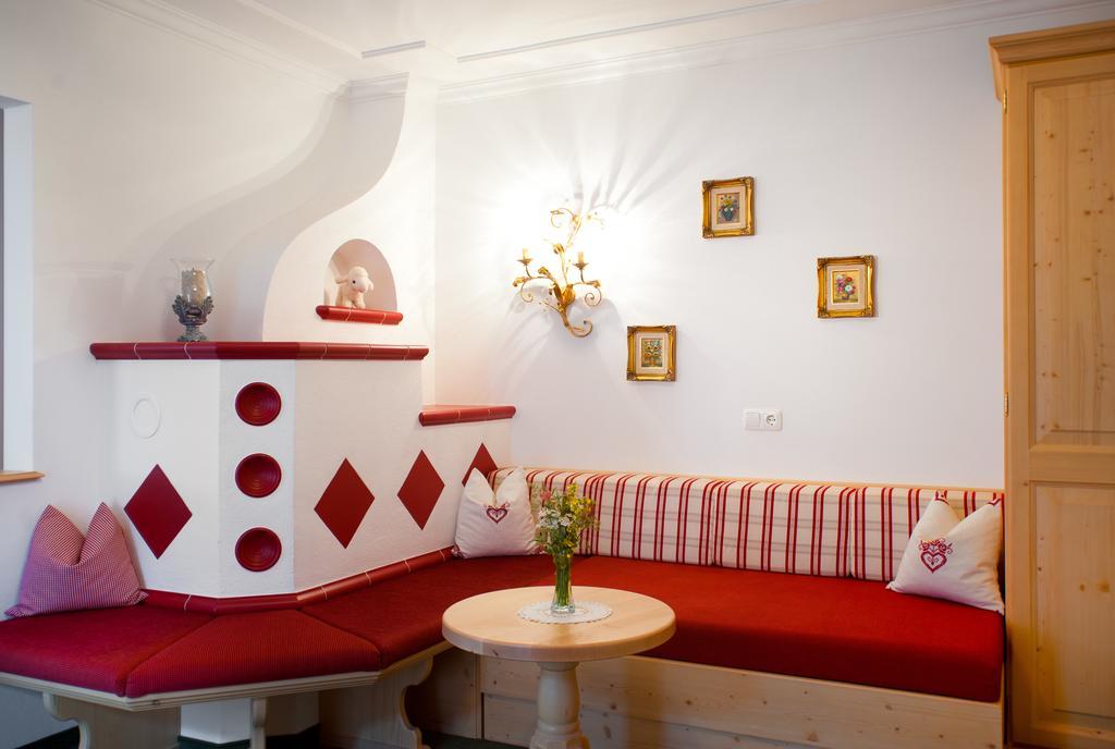 Ferienschloessl Harmonie Hotel Holzgau Room photo