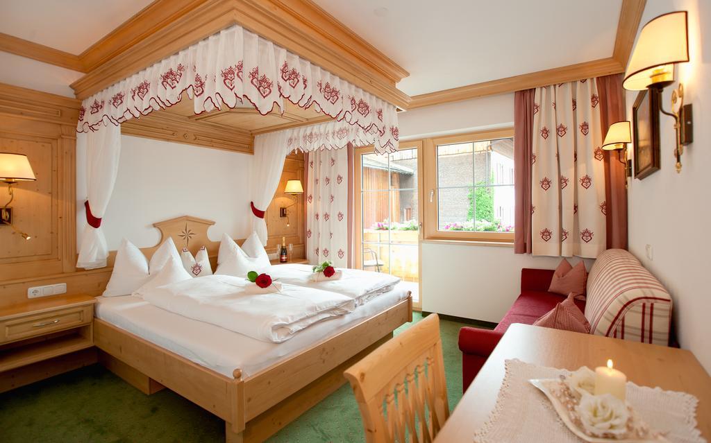 Ferienschloessl Harmonie Hotel Holzgau Room photo
