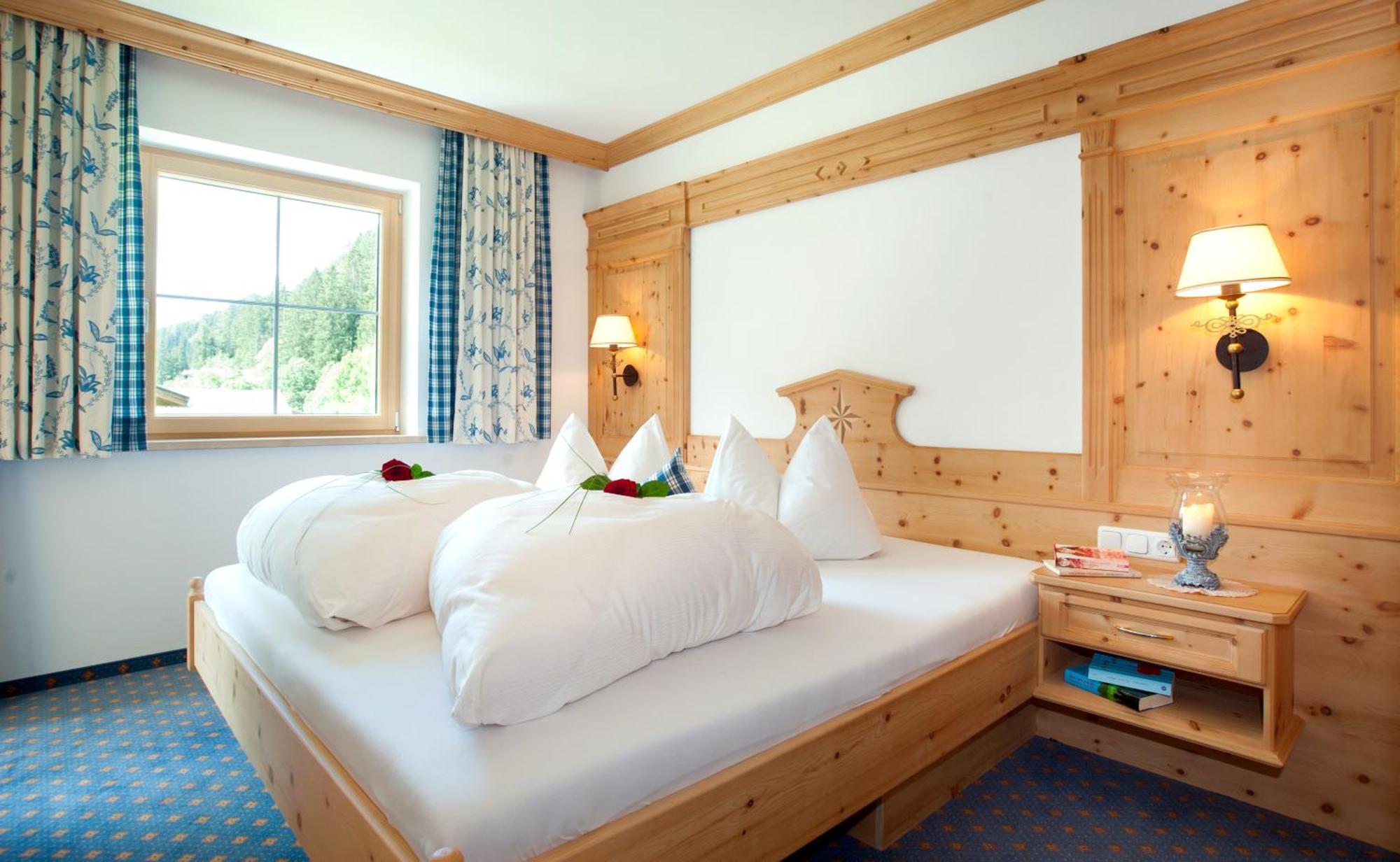 Ferienschloessl Harmonie Hotel Holzgau Exterior photo
