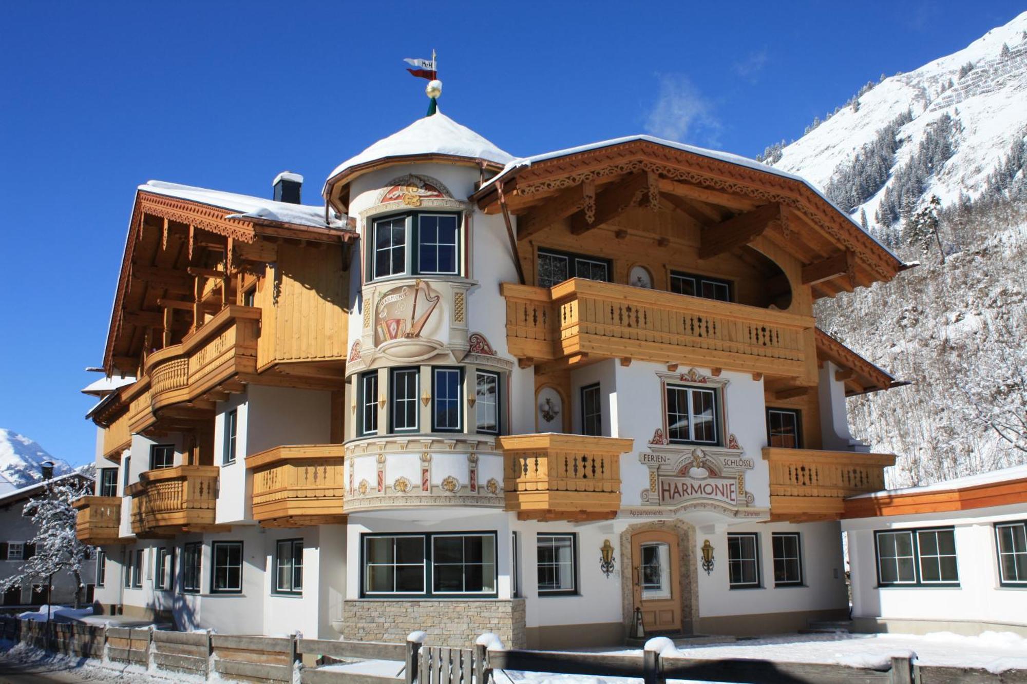 Ferienschloessl Harmonie Hotel Holzgau Exterior photo